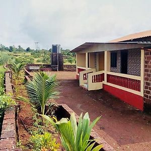 Divekar Aamrai - A Farmhouse In The Arms Of Kokan Ratnāgiri Exterior photo