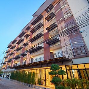 168 Studio Hotel Ubon Ratchathani Exterior photo