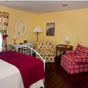 Bed and Breakfast Frederick House Staunton Room photo