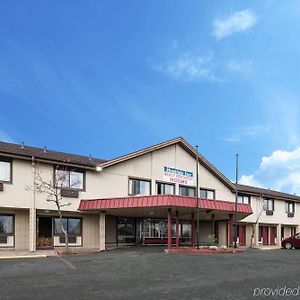 Rodeway Inn East Syracuse Exterior photo