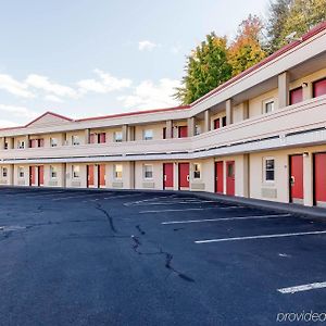 Econo Lodge West Springfield Exterior photo