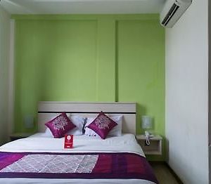 Oyo Rooms Sentral College Penang Georgetown Exterior photo