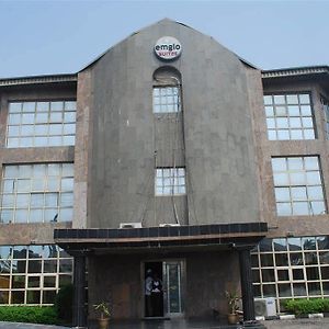 Emglo Suites Amuwo Exterior photo