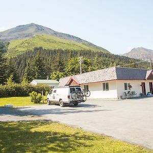 Motel Trailhead Lodging Seward Exterior photo