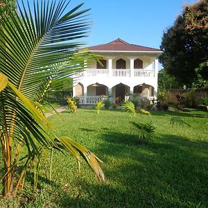 Villa Swahili Oasis Diani Beach Exterior photo