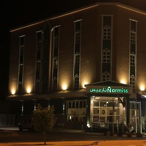 Narmiss Aparthotel Unaizah Exterior photo