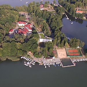 Hotel Osrodek Szkoleniowo - Wypoczynkowy Guzianka Ruciane-Nida Exterior photo