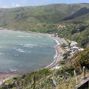 Bed and Breakfast Kapiti Waves Beach Retreat Pukerua Bay Exterior photo