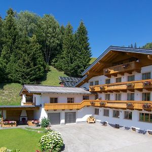 Aparthotel Der Jagdhof St. Johann im Pongau Exterior photo