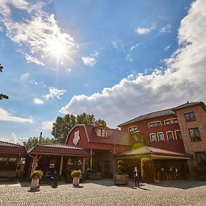 Olawian Hotel Ohlau Exterior photo