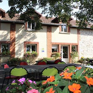 Bed and Breakfast Auberge de la Normandie Junhac Exterior photo