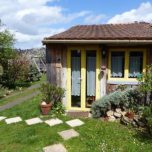 Bed and Breakfast La Maison Rouge Chauvigny Exterior photo