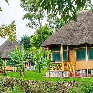 Queen Elizabeth PVT Lodge Kichwamba Exterior photo