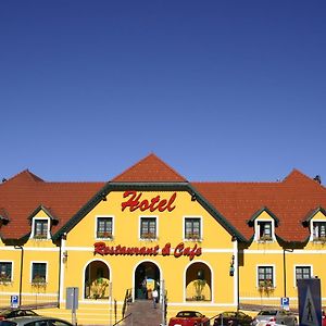 Autobahnrestaurant&Motorhotel Zöbern Exterior photo