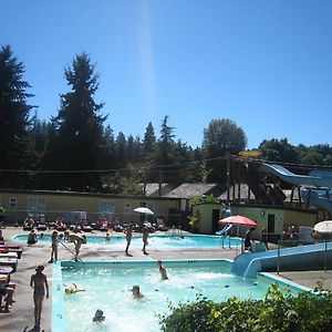 Riverside Resort & Rv Park Qualicum Beach Exterior photo