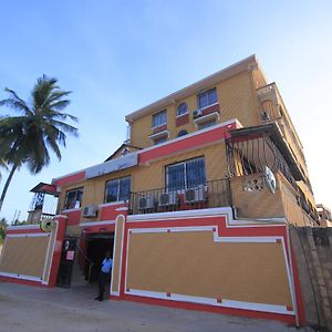 Broadway Apartments Ltd Mombasa Exterior photo