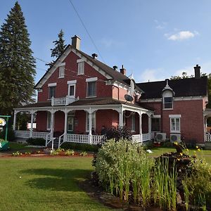 Bed and Breakfast Gil Ann Saint-André-Avellin Exterior photo