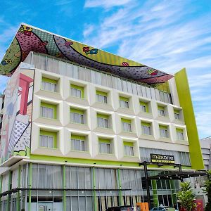 Maxonehotels.Com At Vivo Palembang Exterior photo