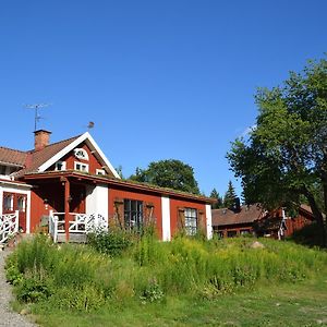 Villa Bjoernasen Bear Hill Katrineholm Exterior photo