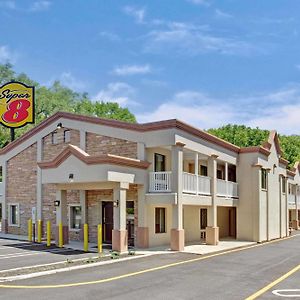 Hotel Super 8 By Wyndham Asbury Park Exterior photo