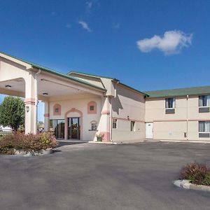 Motel Super 8 By Wyndham Sallisaw Exterior photo