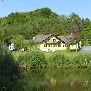 Bed and Breakfast Frühstückspension Krump Bad Waltersdorf Exterior photo