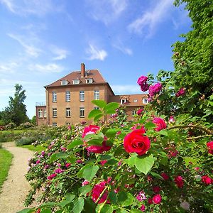 Hotel Gutshaus Gottin Warnkenhagen  Exterior photo