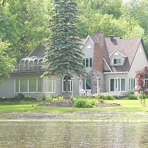 Hotel Aux Berges De L'Ile Garth Bois-des-Filion Exterior photo