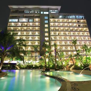 Ijen Suites Resort&Convention Malang Exterior photo