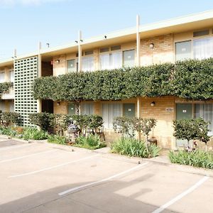 Mid City Motor Inn Queanbeyan Exterior photo