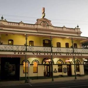 Victoria Hotel Rutherglen Exterior photo