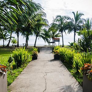 Hotel Tortuguero Beachfront Exterior photo