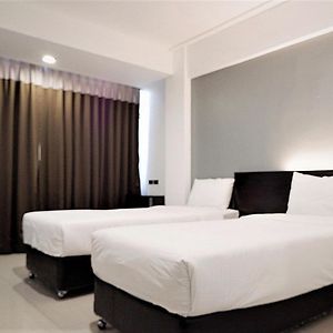 Izen Budget Hotel&Residence Rayong Exterior photo