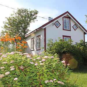 Villa Hov Feriehus Gimsoy Exterior photo