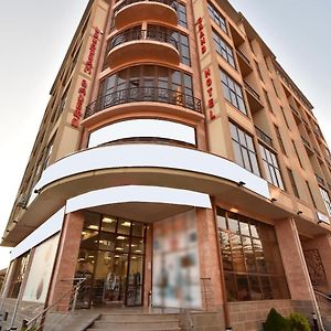 Hotel Grand Sugdidi Exterior photo