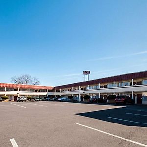 Clarion Inn & Conference Center Winchester Exterior photo