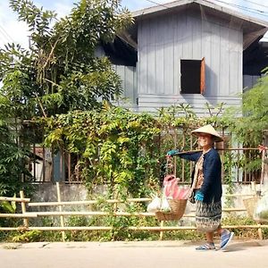 Bed and Breakfast Vanpila Savannakhet Exterior photo