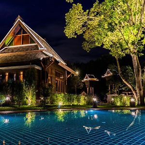 Ruean Racha Resort Chiang Mai Exterior photo