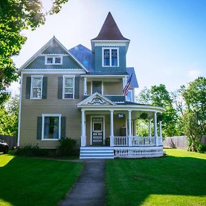 Bed and Breakfast Burdett House Bed&Breakfast Exterior photo