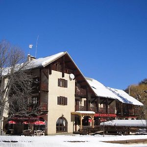 Hotel Le Guilazur Château-Ville-Vieille Exterior photo