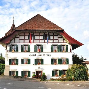 Hotel zum Kreuz Suhr Exterior photo