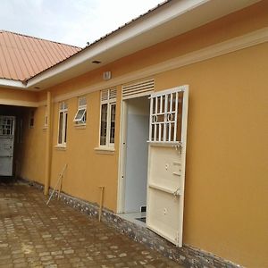 Freedom Guest House Wakiso Exterior photo