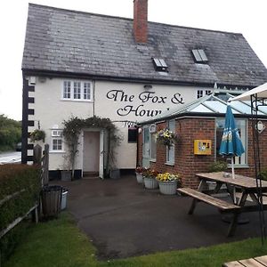 Hotel The Fox And Hounds Uffington  Exterior photo