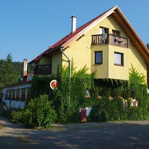 Hotel Kormoran Zlenice Exterior photo