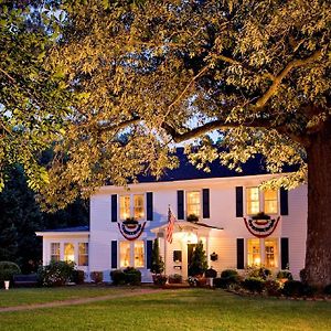 A Williamsburg White House Inn Exterior photo