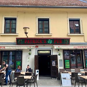 Hotel Patrick'S Pub Marburg Exterior photo