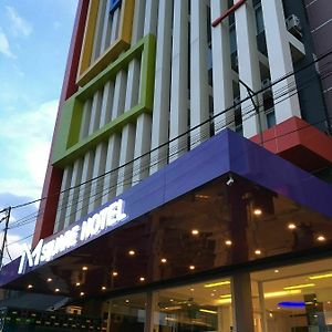 Hotel Msquare Palembang Exterior photo