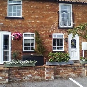 The Lincolnshire Poacher Inn Metheringham Exterior photo