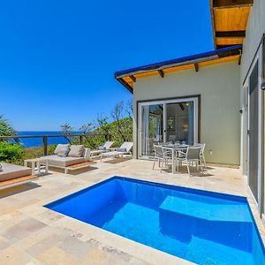 Villa Topaz Above West Bay with 180 degree views! Exterior photo