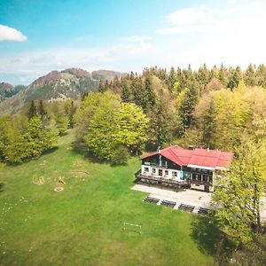 Bed and Breakfast Planinski Dom Na Kalu Dol pri Hrastniku Exterior photo